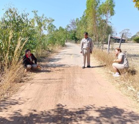 เนินการ โครงการก่อสร้างถนนเพื่อการเกษตรผิวจราจรลาดยางแอสฟัลท์ติกคอนกรีต (Pavement in-place Recycling)      บ้านผักเผ็ด หมู่ที่ 4 - บ้านกวางโตน หมู่ที่ 3  สถานที่ตั้งโครงการ ถนนสายจาก บ้านผักเผ็ด หมู่ที่ 4 - บ้านกวางโตน หมู่ที่ 3  ปริมาณงาน ผิวจราจรกว้าง  