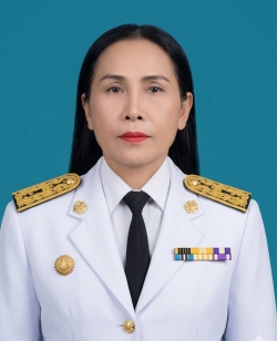 นางสุภัค  ลีแวง