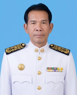 นายเพชร  สุ่มมาตย์